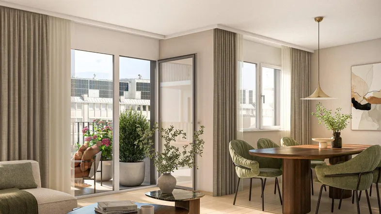 Helles Wohn- und Esszimmer mit modernem Design, Holzboden und Zugang zu einem Balkon.