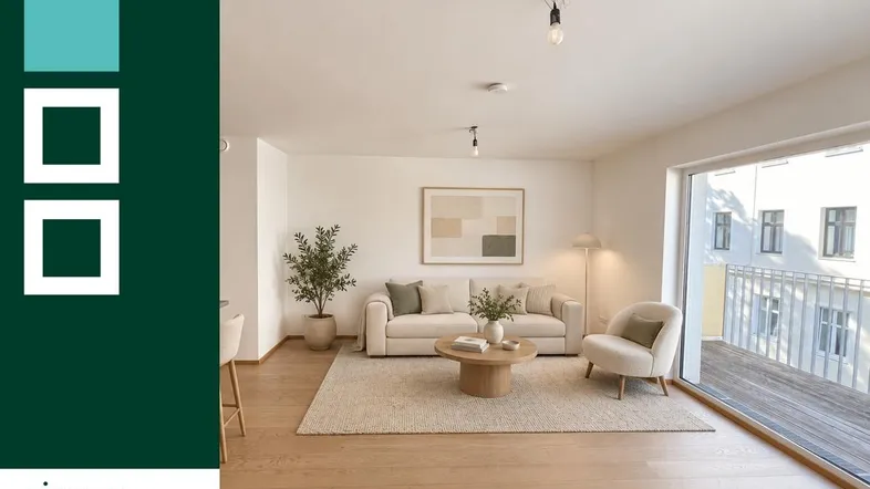 Helles Wohnzimmer mit modernem Sofa, Couchtisch und Zugang zu einem Balkon.