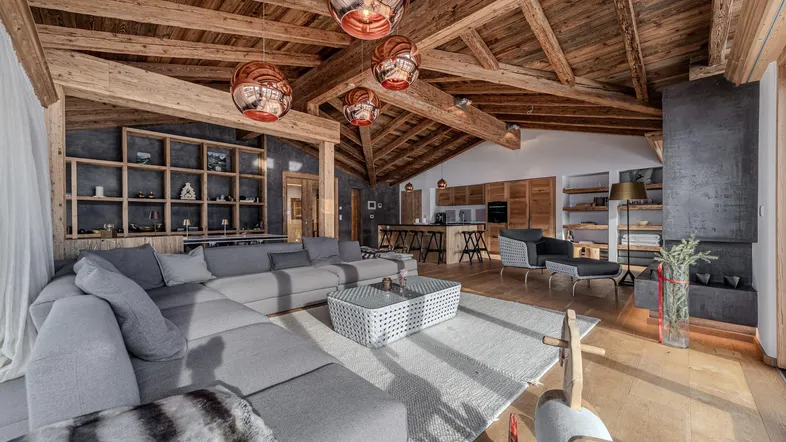 Luxus Dachgeschosswohnung in bester Lage von Kirchberg