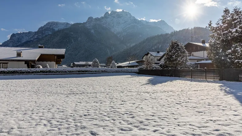 Baugrundstücke in sonniger Lage mit Bergblick