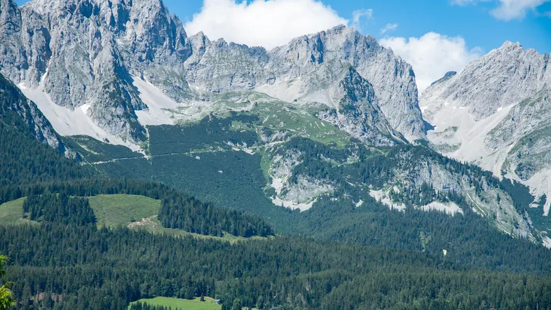 Panorama Grundstück mit unverbaubarem Kaiserblick in Ellmau