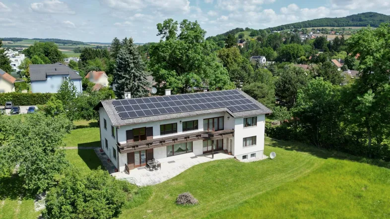 GROSSES HAUS IN ZENTRALER LAGE (Obj. 4219)