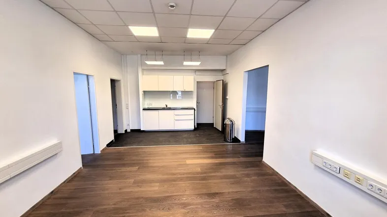 Büroz. 1 + Empfang und Küche