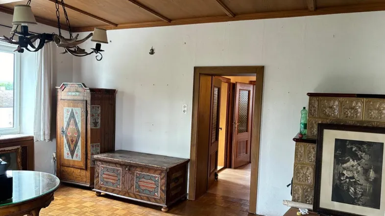 3c1285df-bd42-407c-aaa2-372dd7c3773a (002)