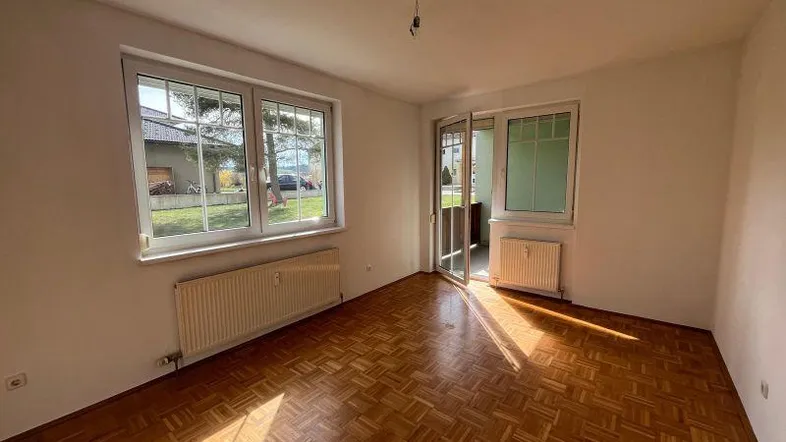 totibi ansc 7101 Straß 27 5 Wohnzimmer.jpg