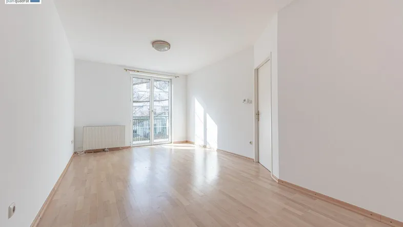 Zimmer 1 (gem. Grundrissskizze) - ca. 18,50 m²