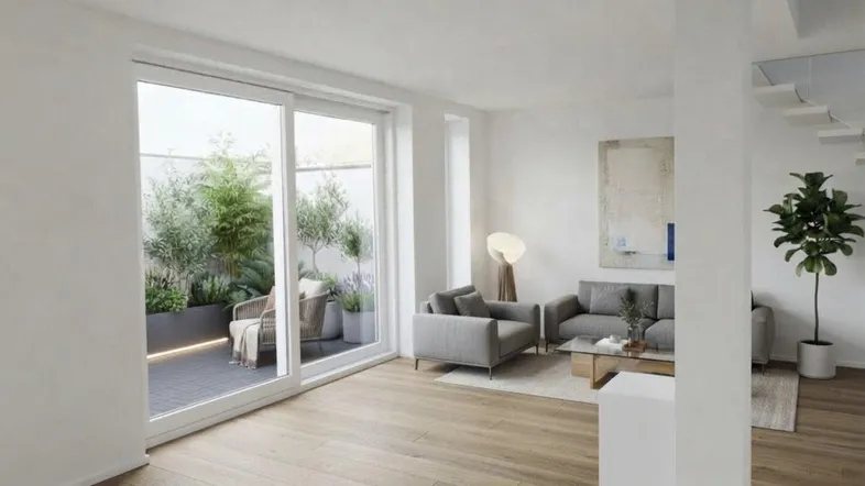 Helles Wohnzimmer mit Holzboden, modernen Möbeln und Zugang zu einer begrünten Terrasse.
