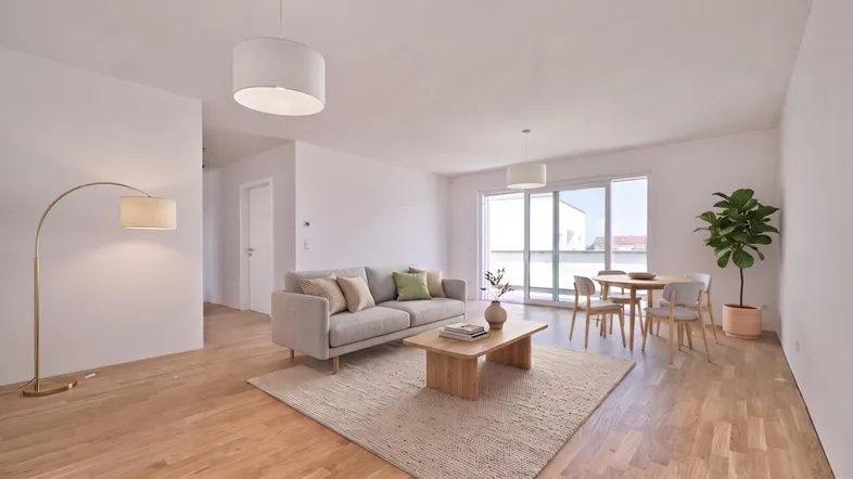 Helles, KI-visualisiertes Wohn-Esszimmer mit Holzboden, moderner Einrichtung und Zugang zu einem Balkon.