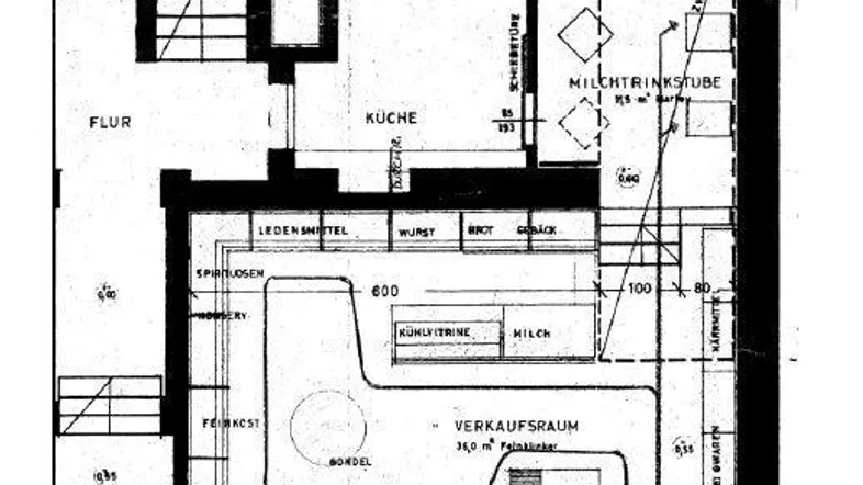 Detaillierter Grundriss eines Ladenlokals mit Verkaufsraum, Kühlraum und Milchtrinkstube.