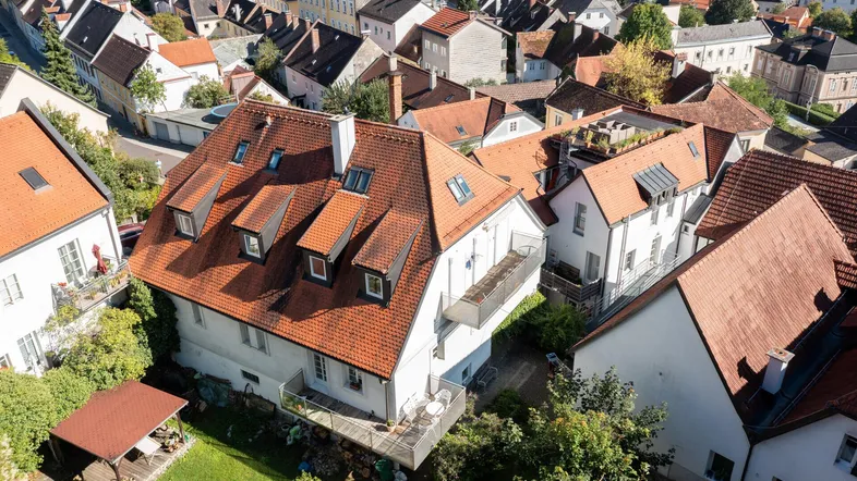 Premium-Altstadtwohnung auf 2 Ebenen mit Garage, Stellplatz und unabhängiger Studentenwohnung