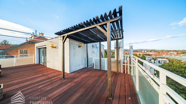 Leben über den Dächern Wiens: 110 m²-Terrassenwohnung mit Dachterrasse, Weitblick & Lift bis in die Wohnung