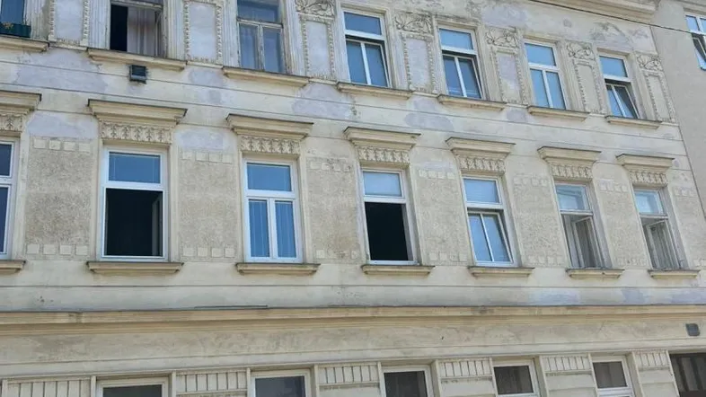 Hausfassade vor der Sanierung