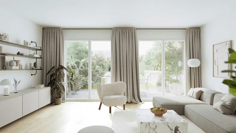 Helles Wohnzimmer mit modernen Möbeln, Holzboden und Zugang zu einer Terrasse mit Gartenblick.
