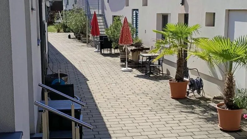 Streckenhof Eingang Wohnung