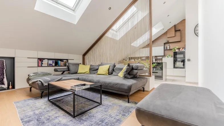 Penthouse-Refugium am Theaterplatz Baden – Privatsphäre, Stil und Wohnqualität an der besten Adresse von Baden