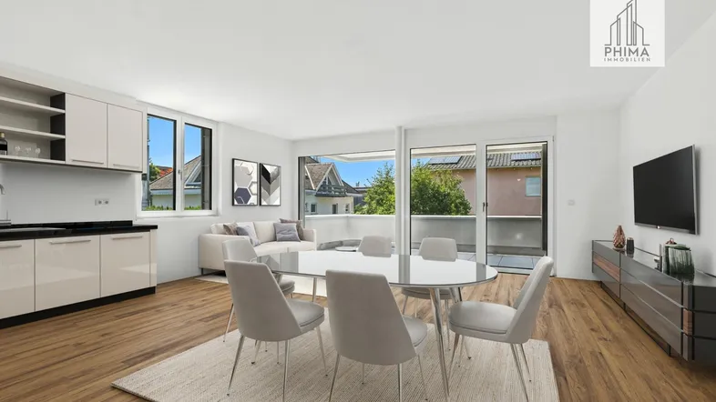 Virtuell inszenierter offener Wohn-Essbereich mit moderner Küche und Zugang zum Balkon.