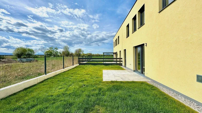 Exklusives Neubauprojekt - großzügige Freiflächen - grüne Ruhelage - Luftwärmepumpe - 3-fach Verglasung - Autostellplätze