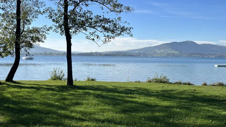 453 m vom Haus zum See
