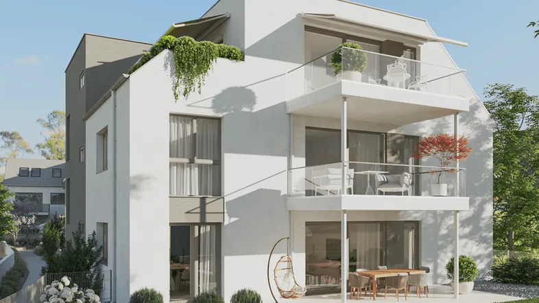 Moderne Wohnanlage mit mehreren Balkonen, Terrassen und einem kleinen Poolbereich.