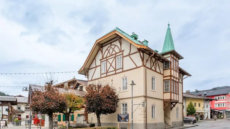 Exklusive historische Villa im Zentrum von Kirchberg – 330 m² purer Luxus - mit 120.000 EUR Mietgarantie (touristische Vermietung)