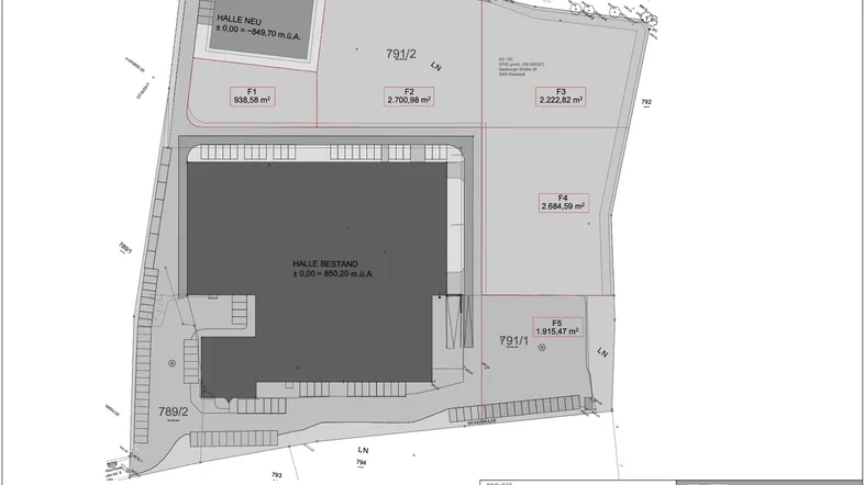 Übersichtsplan des Ennaparks mit bestehender und neuer Halle sowie verschiedenen Parzellen.