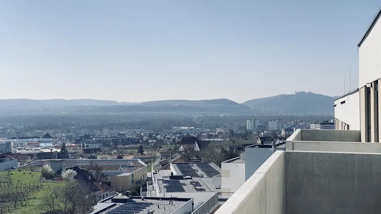 Neubau Erstbezug Wunderschöne Drei Zimmer Wohnung mit Balkon und herausragender Aussicht