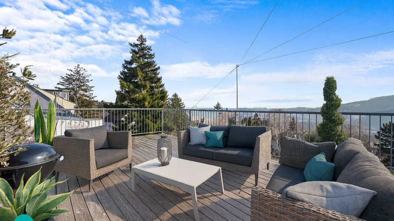 Dachterrasse KI gestaged