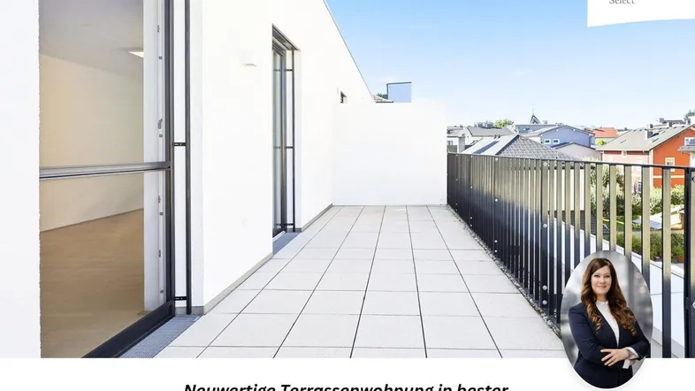 Geräumige Terrasse mit hellen Fliesen und Blick auf die umliegende Wohngegend, sehr sonnig.