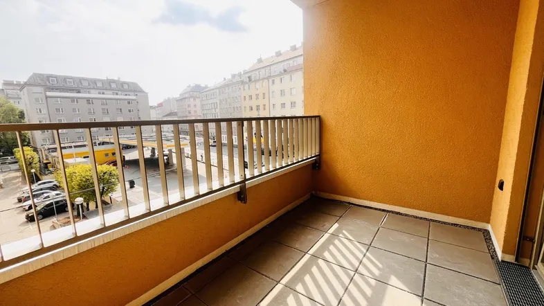 Loggia I