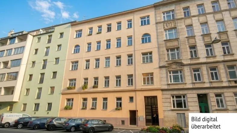 Mehrere Wohngebäude mit unterschiedlichen Fassaden und Architekturstilen entlang einer Straße mit parkenden Autos.