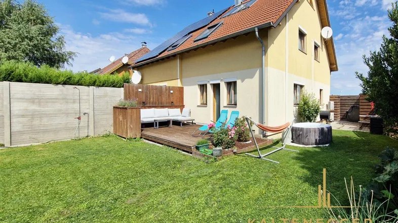 Haus mit großzügig geschnittenem Garten