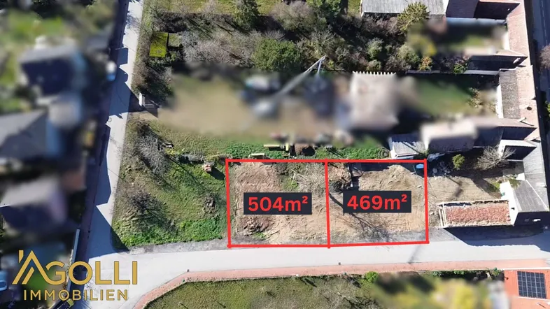 Luftaufnahme von zwei parzellierten Grundstücken mit markierten Flächenangaben in m².