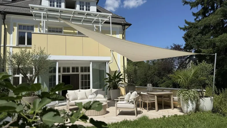 Visualisierung Terrasse mit Möbel