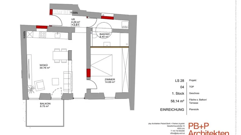 Grundriss einer Wohnung mit Balkon, Kamin, offenem Wohnbereich und separatem Bad/WC.