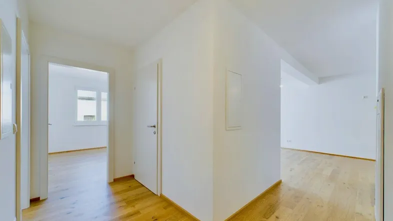 Top 17 - Blick ins Wohnzimmer u. Schlafzimmer 2