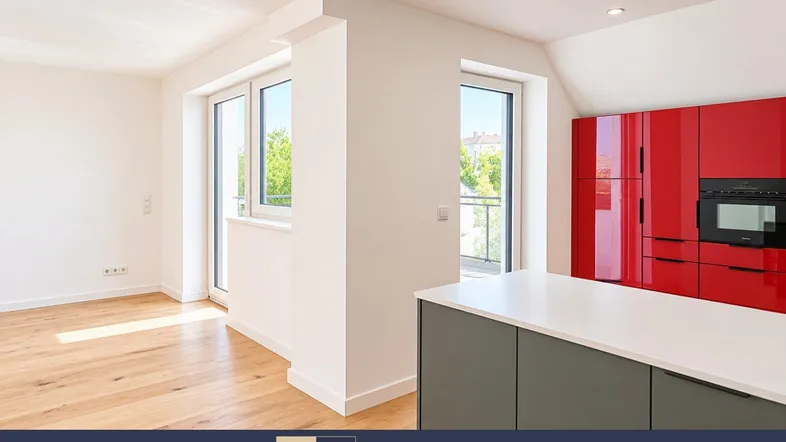 Moderne Küche mit roten Hochglanzfronten und Kücheninsel, offen zu einem hellen Wohnbereich mit Holzboden und Balkonzugang.