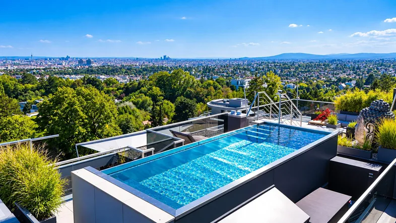 Infinity Pool mit 360-Grad-Blick