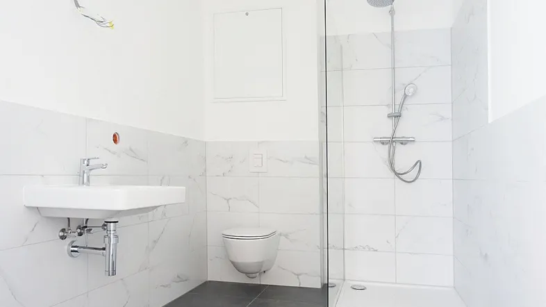 SUPER-GELEGENHEIT - ca 3,53% Rendite - vermietete 3 Zimmer Wohnung mit Terrasse im Zentrum von Wiener Neustadt