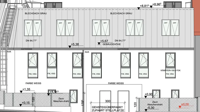 Eine architektonische Zeichnung der Gebäudefassade mit Fenstern, einem Blechdach und Zufahrt zu Stellplätzen.