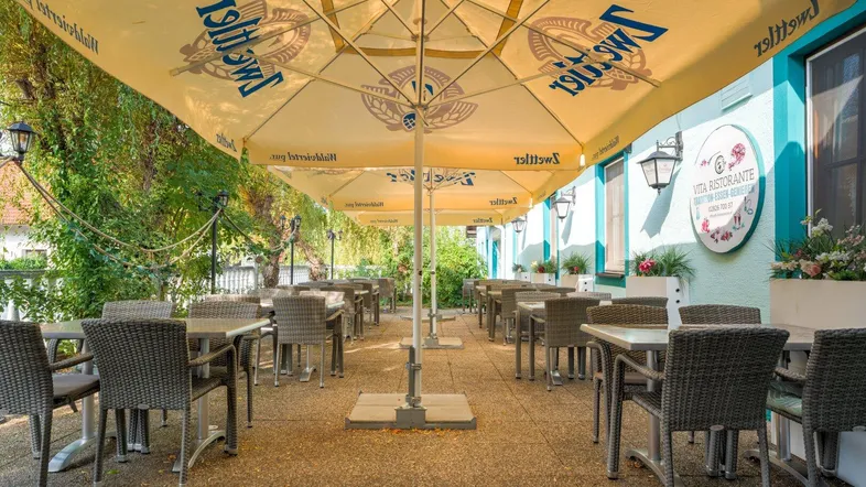 Pizzeria - Außenbereich