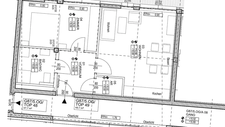 Grundrissplan einer Wohnung mit offenem Wohnbereich, Balkon und separatem WC.