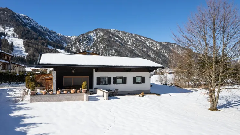 Freizeitwohnsitz-Bungalow mit großem Garten