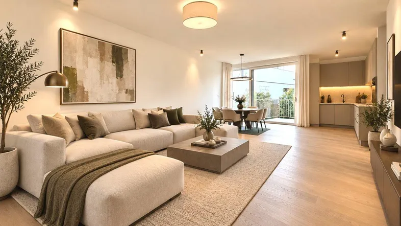 Modernes, offenes Wohn-Esszimmer mit heller Einrichtung, Holzboden und Zugang zum Balkon.