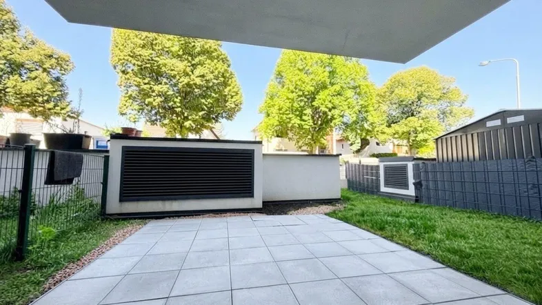 Kleiner Garten mit Terrasse