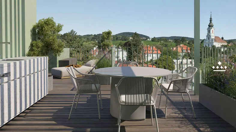 Moderne Dachterrasse mit Essbereich und Liegemöglichkeiten, umgeben von grüner Landschaft und Stadtblick.