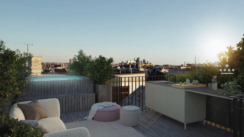 Geräumige Dachterrasse mit Whirlpool, Sitzbereich und Blick über die Stadt.