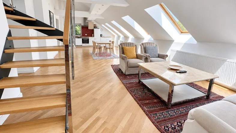 DG – Wohnküche mit Aufgang zur Dachterrasse