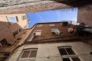 5-6 Parteienhaus in der Bonner Altstadt mit Ausbaureserve! – Die vollständige Adresse der Immobilie erhältst du vom Anbieter., 53111 Nordstadt, Bonn – Vorschaubild 4