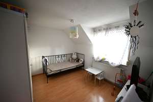 Großzügige 4-Zimmer-Wohnung in Heilbronn-Klingenberg zu vermieten – mit Balkon und Feldblick – Die vollständige Adresse der Immobilie erhältst du vom Anbieter., 74081 Klingenberg, Heilbronn – Vorschaubild 5