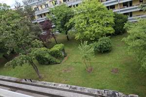 KOMPLETT RENOVIERTES APP. MIT BALKON UND BLICK INS GRÜNE – Volkartstrasse 0, 80636 Dom Pedro, München – Vorschaubild 2